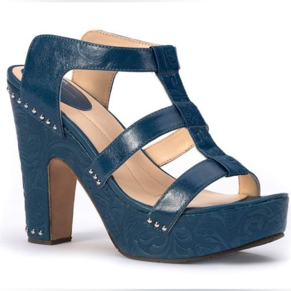 Y Knot brand sandal size 9